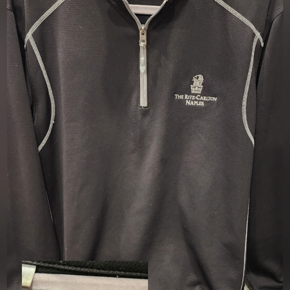 Under Armour Black Long Sleeve Tee for Athletic Comfort